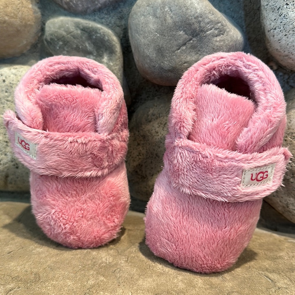 UGG baby girl slippers 4-5